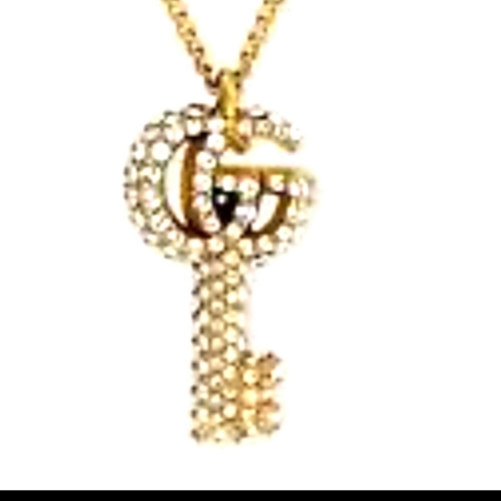 STUNNING LUXURY 😍 GUCCI KEY NECKLACE 🔑 IN 14K GOLD PLATED - Picture 2 of 6